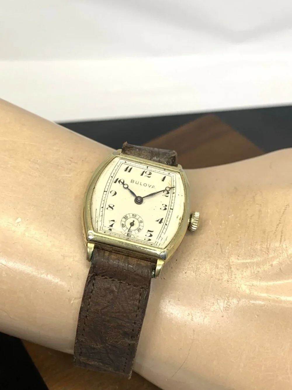 Bulova Men's Watch Vintage Waltham Manual Wind 14k Gold Filled Case Leather 28mm
